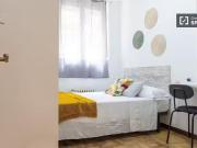 Barato Se alquila habitación en apartamento de 5...