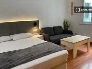 ¡Renta! Se alquila habitación en piso compartido de 5...