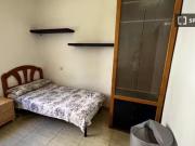 Único Se alquila habitación en piso de 6 habitaciones en...