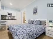 Acogedor Se alquila habitación en piso de 8 habitaciones...