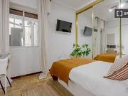 Barato Se alquila habitación en piso de 8 habitaciones...