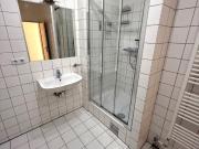 Nur ca. € 3.900 / m² ! 2 Zimmer DG Wohnung Nur 20 Meter...