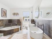 NUR NOCH DEN KOFFER MITBRINGEN! NEUE, MÖBLIERTE WOHNUNG...