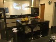 O exuberante sobrado no aldeia do vale / contrucão nova,...