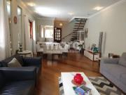 O imóvel tem 286m² de área construída, terreno de 210...