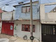 O P O R T U N I D A D ! CASA A PRECIO DE TERRENO