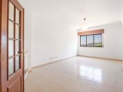 O seu novo lar espera por si. e é mais do que um T2,...