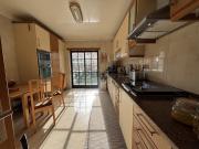 O Som do Atlântico à Porta: T2 Elegante com Box e...