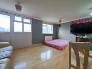 Oak Crescent, London E16, 1 bed flat to rent, £1,650 pcm...