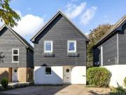 Oak Tree Gardens, Guildford, 3 Bedroom Detached
