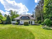 Oase im Grünen: Reizvolle Villa mit großzügigem...