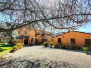 Oasi di eleganza con vista Conero: prestigioso complesso...