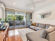 Oasis of Quiet Style in Ultra Central Location Oasis of Quiet Style in Ultra Central Location