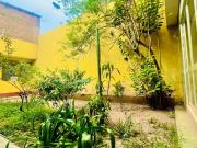 OCASIÓN! CASA COMO TERRENO CERCA DEL MERCADO MODELO...