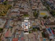 ¡OCASIÓN! CASA COMO TERRENO EN VENTA – FRENTE A PARQUE...