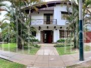 OCASIÓN! Casa como Terreno en Venta en Avenida Salaverry