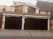 OCASION !VENDO CASA CERCA A PARQUE SURCO ALT CUADRA 28...