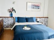 Oceanfront All Inclusive Coliving Blue Room