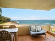 Oceanfront apartment with stunning views over Mona Vale...