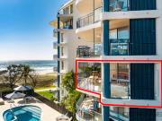 OCEANFRONT ENTERTAINER with a casual vibe'