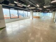 OFERTA ARRIENDO Oficina de 520,98 m2, sector Sanhattan,...