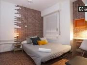 Barato Gran habitación en piso compartido por Eixample,...