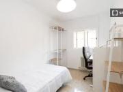 ¡En alquiler! Habitación en piso compartido de 5...