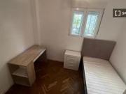 ¡Renta! Habitación en piso de 3 habitaciones en alquiler...