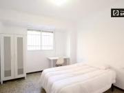 Bonito Habitación para alquilar en apartamento de 4...