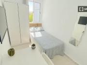 ¡En alquiler! Habitación soleada cerca del centro con... ¡En alquiler! Habitación soleada cerca del centro con...