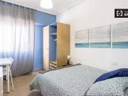 ¡En alquiler! Habitación soleada en apartamento de 5...