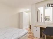 Bonito Se alquila habitación en piso de 4 habitaciones...