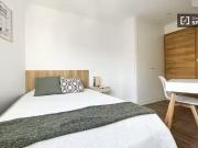 ¡En alquiler! Se alquila habitación en piso de 8...