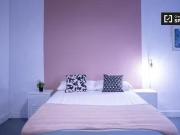 ¡Recién llegado! Se alquila habitación en piso de 8...