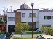 Oferta única de remate en casa bien ubicada y moderna....