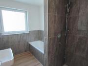 ERSTBEZUG! Klasse 2,5 Zi. Penthousewohnung, 75 qm Wfl...