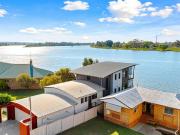 UNINTERRUPTED RIVER VIEWS