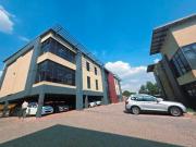 office building of 1371m2 for rent.