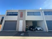 OFFICE WITH WAREHOUSE