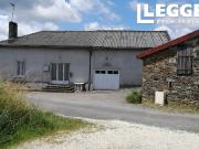 OFFRE ACCEPTÉE Maison semi attachée,2 chambres, jardins,...