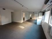 OFICINA 140 M² PLANTA LIBRE 2 PRIVADOS SALA DE REUNIONES