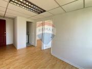 Oficina 2 box 1 baño + est y bodega