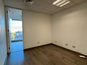 Oficina a pasos de metro San Alberto Hurtado, Incluye...