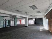 Oficina acondicionada en renta de 2,090m2 en zona Loma...