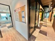 Oficina Amoblada con 4 Cocheras en Torre de las Americas