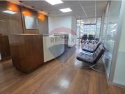 Oficina amoblada en sector Clínica Las Condes
