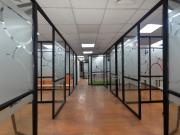 Oficina con 15 privados en Santiago centro