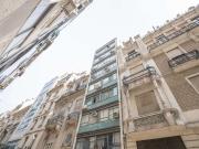 Oficina con balcón terraza al frente muy luminosa!