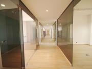 Oficina con vista al Rio sobre Paseo Colon