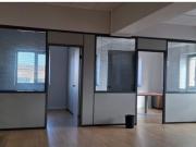 Oficina con zona diáfana y cuatro despachos